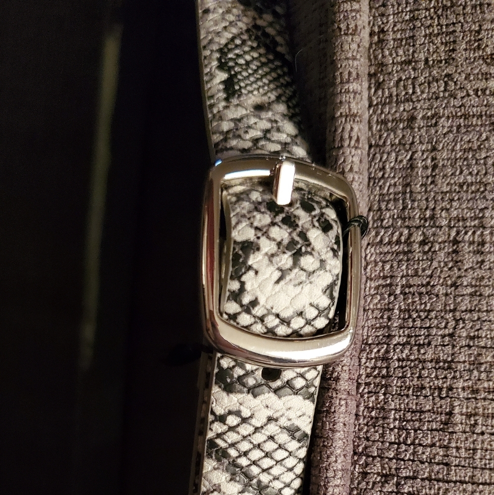 White House Black Market Reversible belt size L